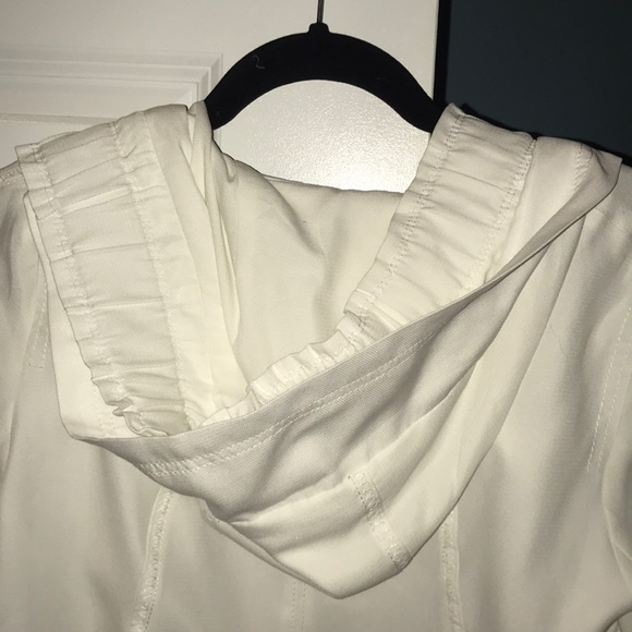 White jacket - Picture 3 of 3